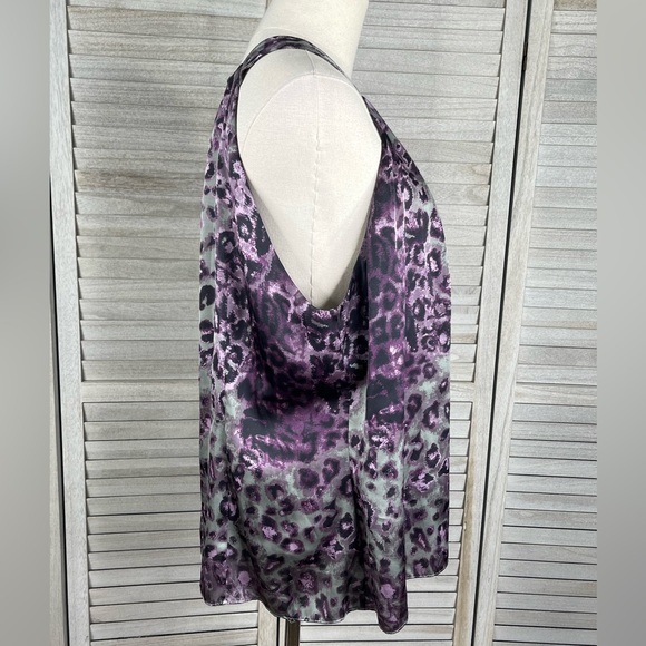 VIOLET & CLAIRE Pleated Sleeveless Blouse Leopard Print Gray/Purple-XL - Picture 3 of 4